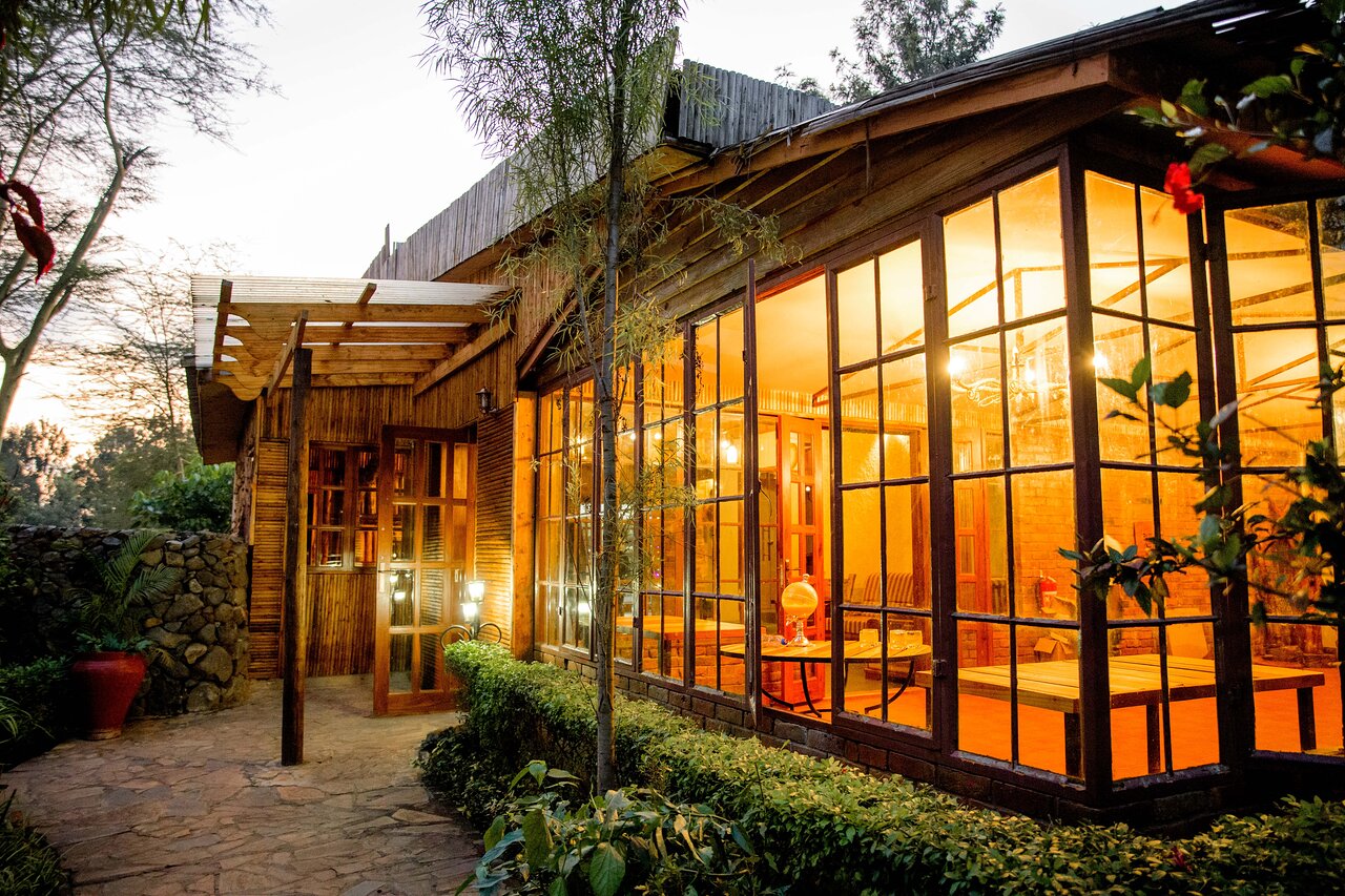 Under The Shade Safari Lodge