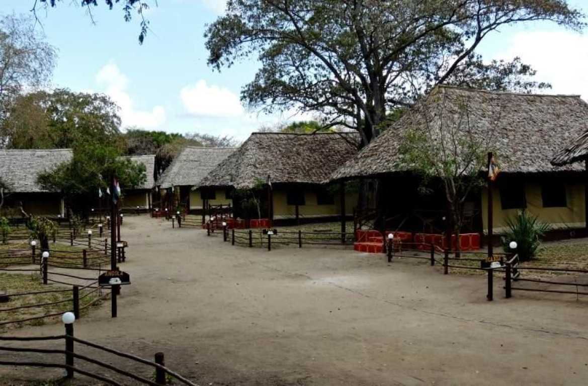 Selous Mbuyu Safari Camp